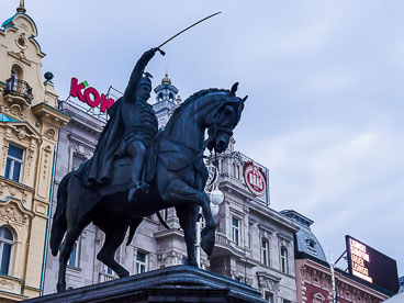 CR120141E-Zagreb-Ban-Josip-Jelačić-statue_v1.jpg