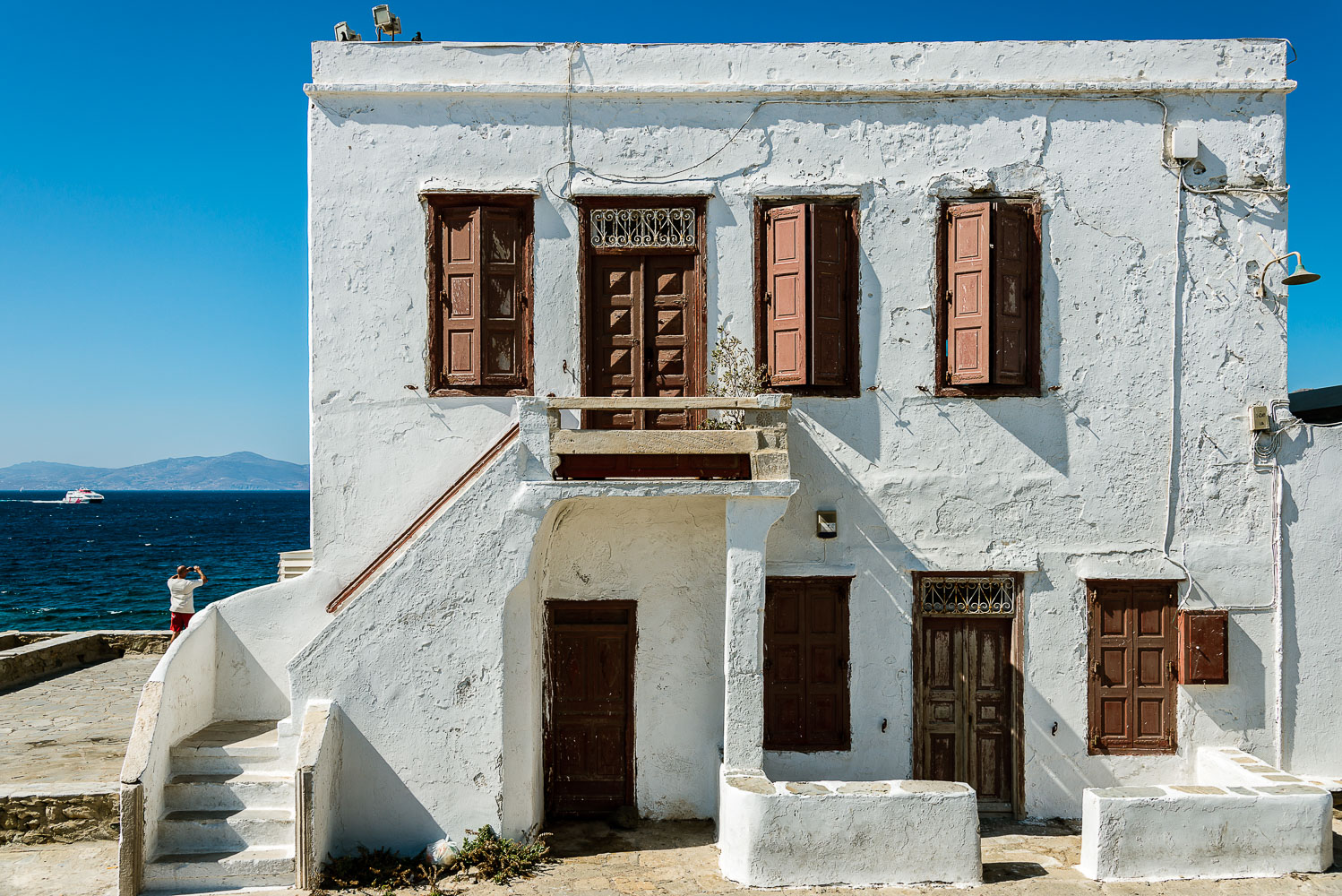 HALCruise-130128-Mykonos-house-on-the-hill.jpg