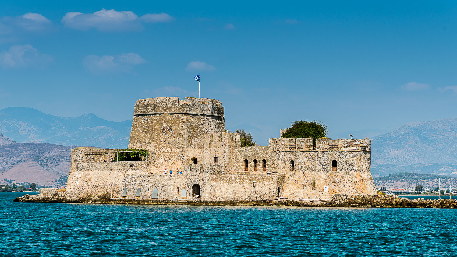 HALCruise-130340E-Nafplion-harbour-fortress_v1.jpg