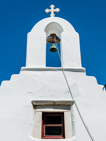 HALCruise-130106-Mykonos-small-Church-facade-and-bell_v1.jpg