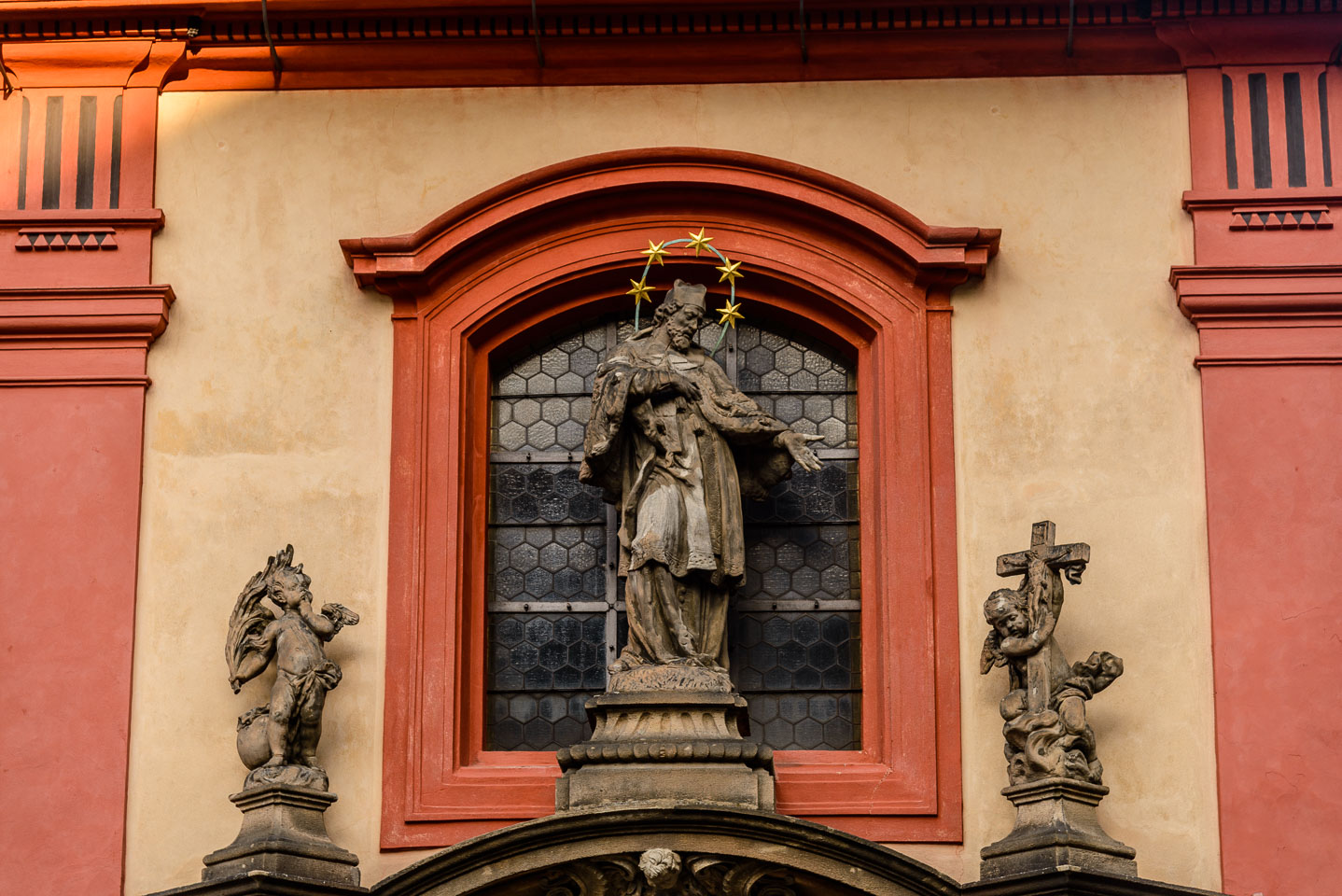 CZ151143-Prague-Castle-golden-lane.jpg