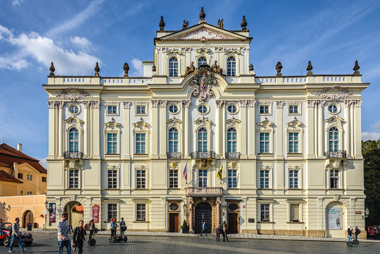 CZ151038-Edit-Schwarzenbersky-ggpalace.jpg