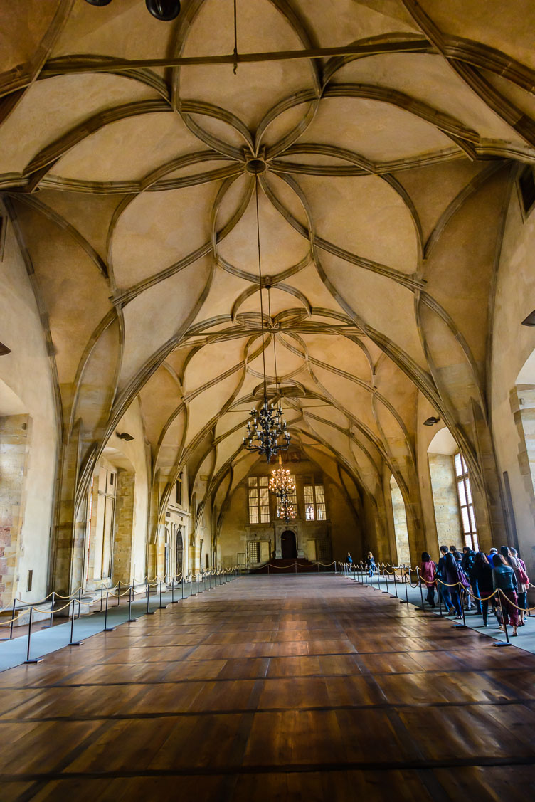 CZ151122-Prague-Castle-main-hall.jpg