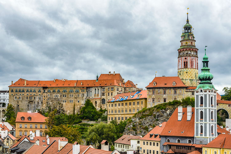 CZ15028-Cesky-Krumlov-View-over-the-town-and-the-castle.jpg