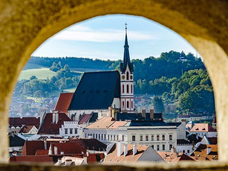 CZ15180-Cesky-Krumlov---St.-Vitus-church-seen-from-the-castle.jpg