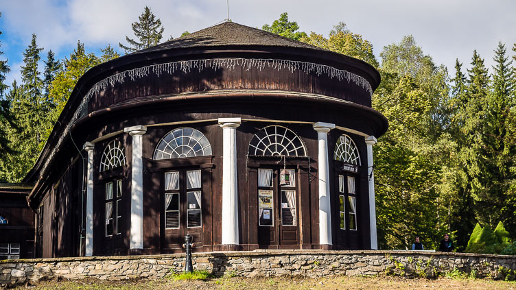 CH14041-Edit-Karlova-Studanka-Hudebni-pavilion.jpg