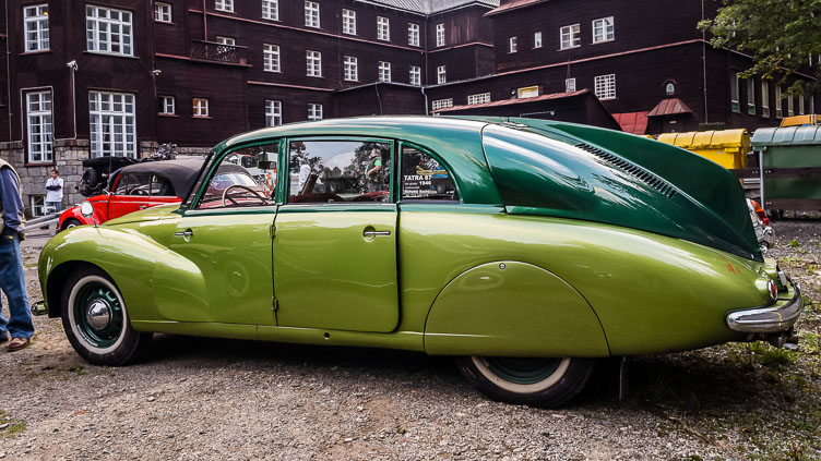 Tatra 87-1946 CH14158-Tatra-87-1946.jpg