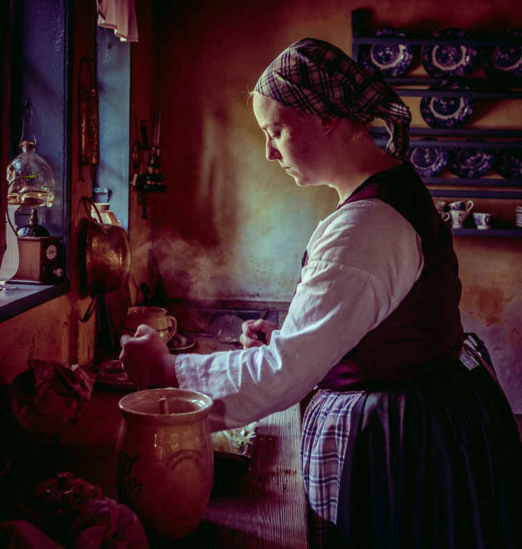 DE160237-A-Vermeer-like-scene-in-Den-Gamle-By.jpg