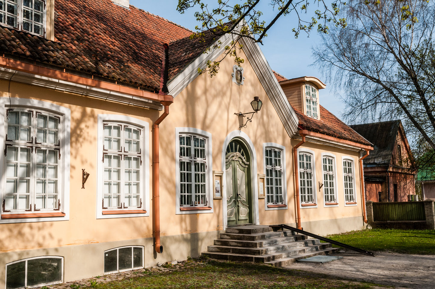 ES090268-Haapsalu,-City-hall.jpg