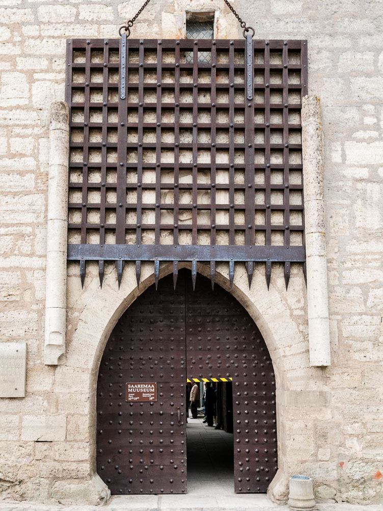 Kuressaare - Bishops Castle ES090285-Kuressaare---Bishops-Castle.jpg