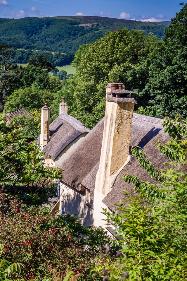 GB150253-Selworthy-typical-cottage.jpg