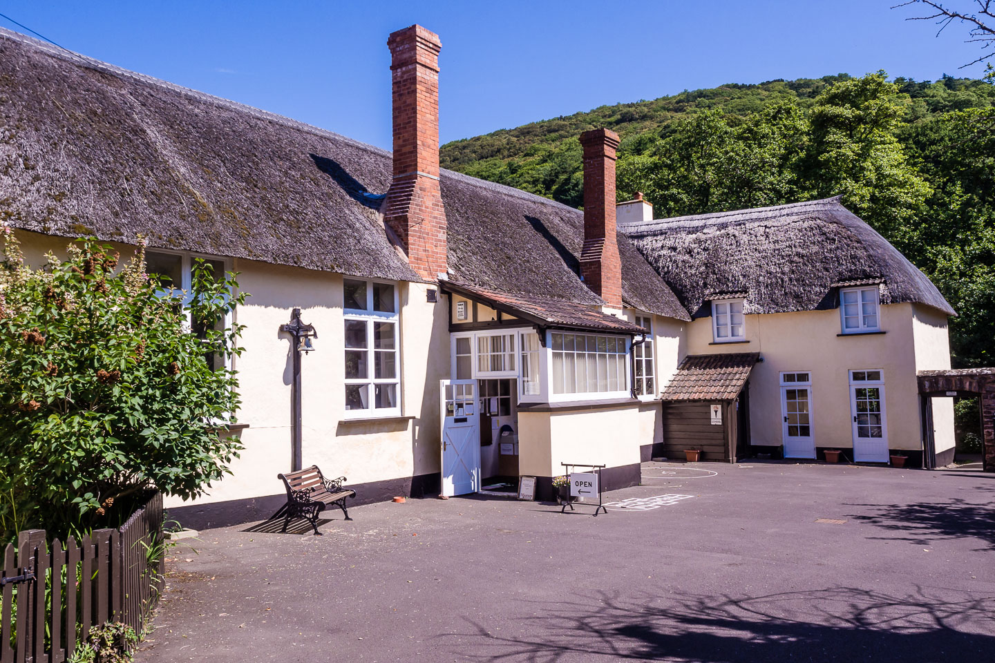 GB150281-Allerford-Rural-Life-Museum-Victorian-School.jpg