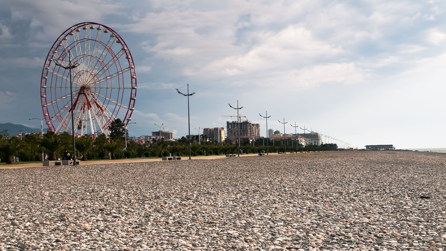 GE110838-Edit-Batumi-beach-and-ferris-wheel_v1.jpg