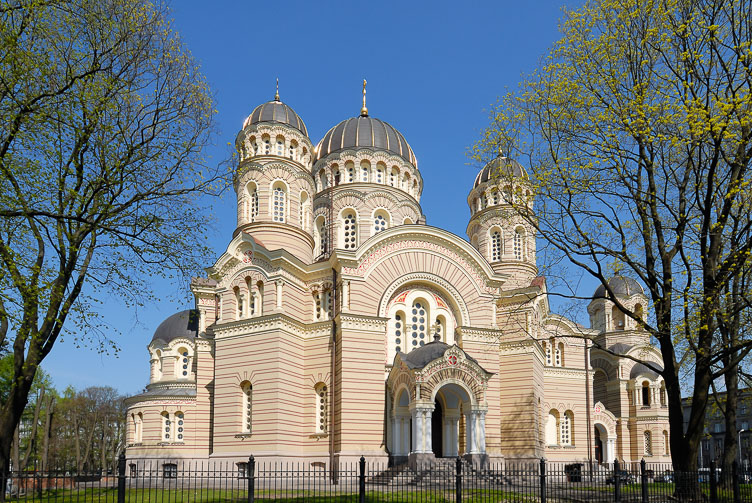 LE080044-Orthodox-chuch-in-Riga.jpg