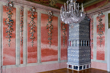 LE080419-Rundale-castle.jpg LE080419-Rundale-castle.jpg