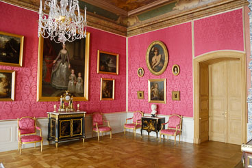 LE080422-Rundale-castle.jpg LE080422-Rundale-castle.jpg