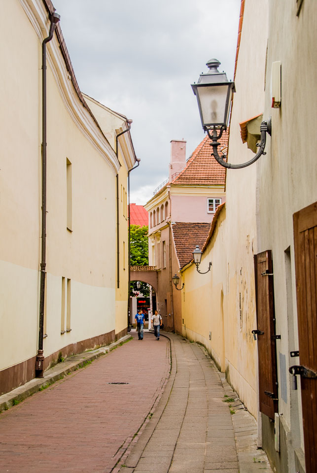 LI080094-Vilnius-alley.jpg