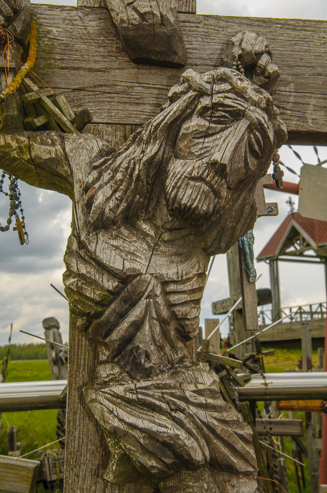 LI090004-Siauliai-Hill-of-the-crosses.jpg