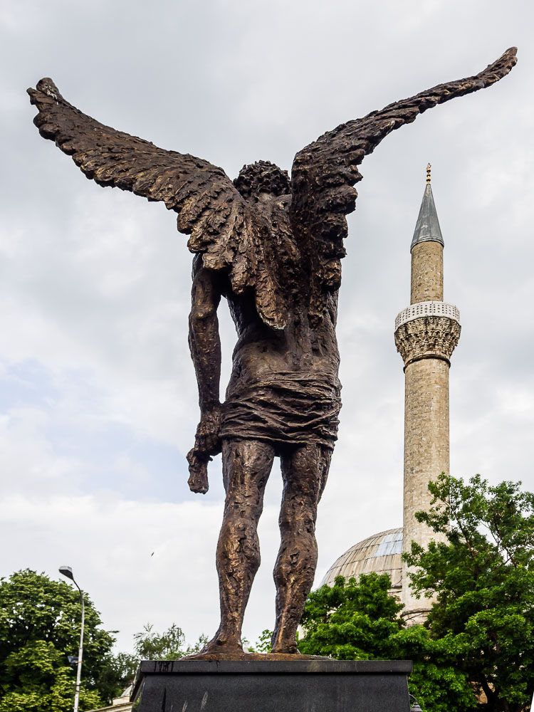 MA140277E-Bitola-Angel-statue-and-mosque_v1.jpg