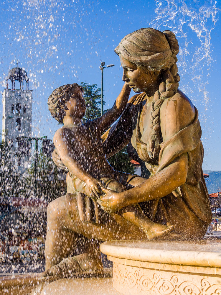 MA140512-2-Fountain-of-the-Mothers-of-Macedonia_v1.jpg