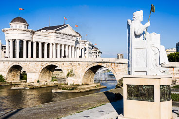 MA140467E-Skopje-monuments-and-grandeur-.jpg