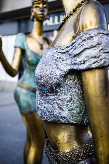 MA140596E-modern-statues-.jpg MA140596E-modern-statues-.jpg