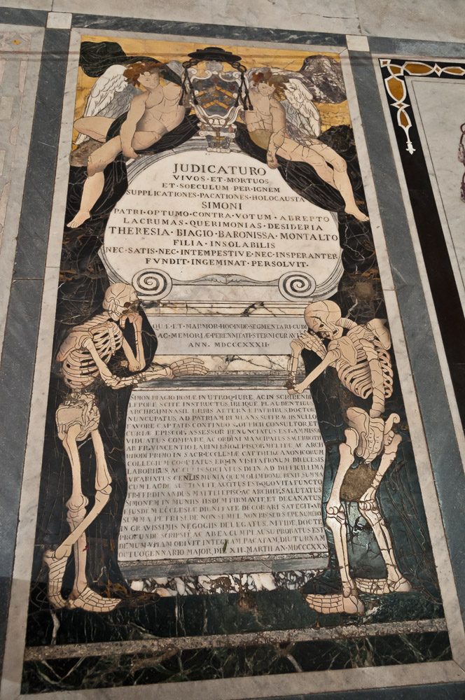 MA10220-Mdina--grave-in-St-Pauls-Cathedral.jpg