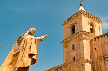 MA10364-Edit-Valetta-Pointing-bishop.jpg MA10364-Edit-Valetta-Pointing-bishop.jpg