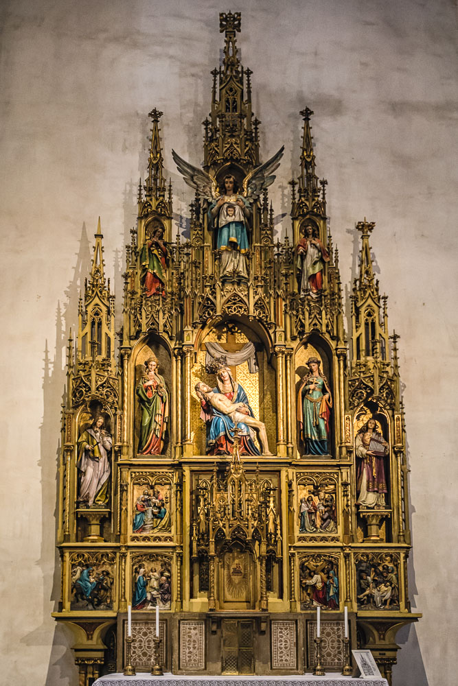 SL15140-Edit-St-Martins-Cathedral-Altar-of-oour-lady-of-sorrows.jpg