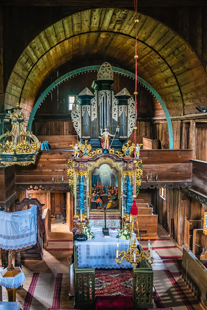 SL15311-Edit-Altar-of-the-wooden-church-of-Hronsek.jpg