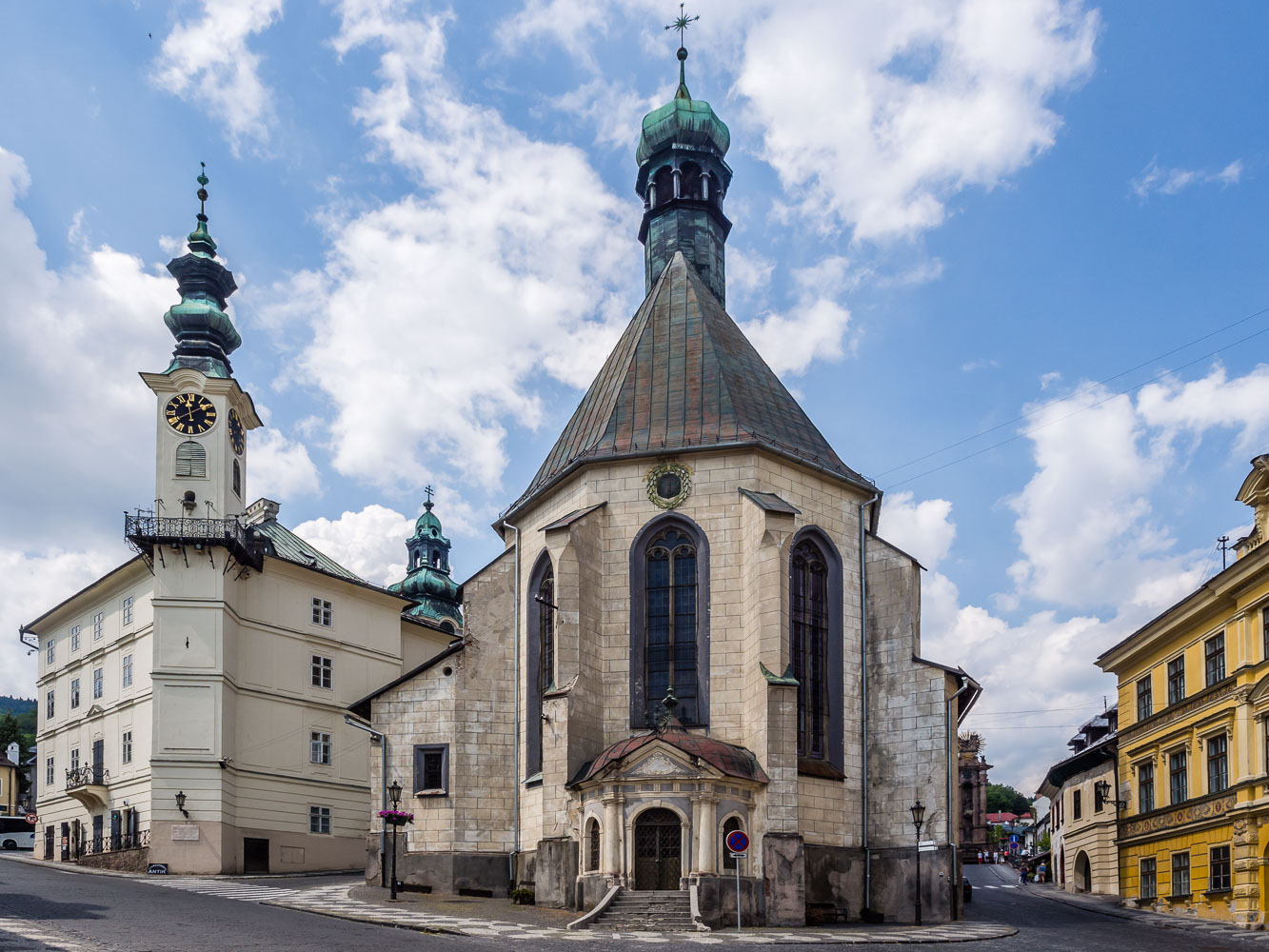 SL15333-Edit-Banska-Stiavnica-church-of-St-Katharina.jpg