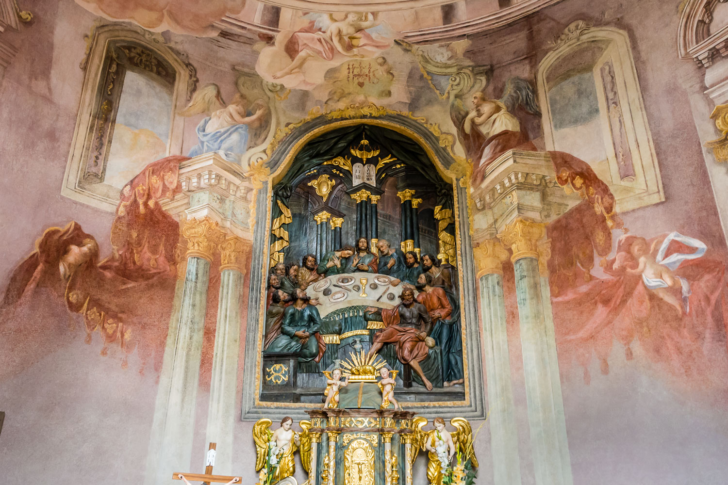 SL15382-Banska-Stiavnica-Frescos-at-the-Calvari.jpg