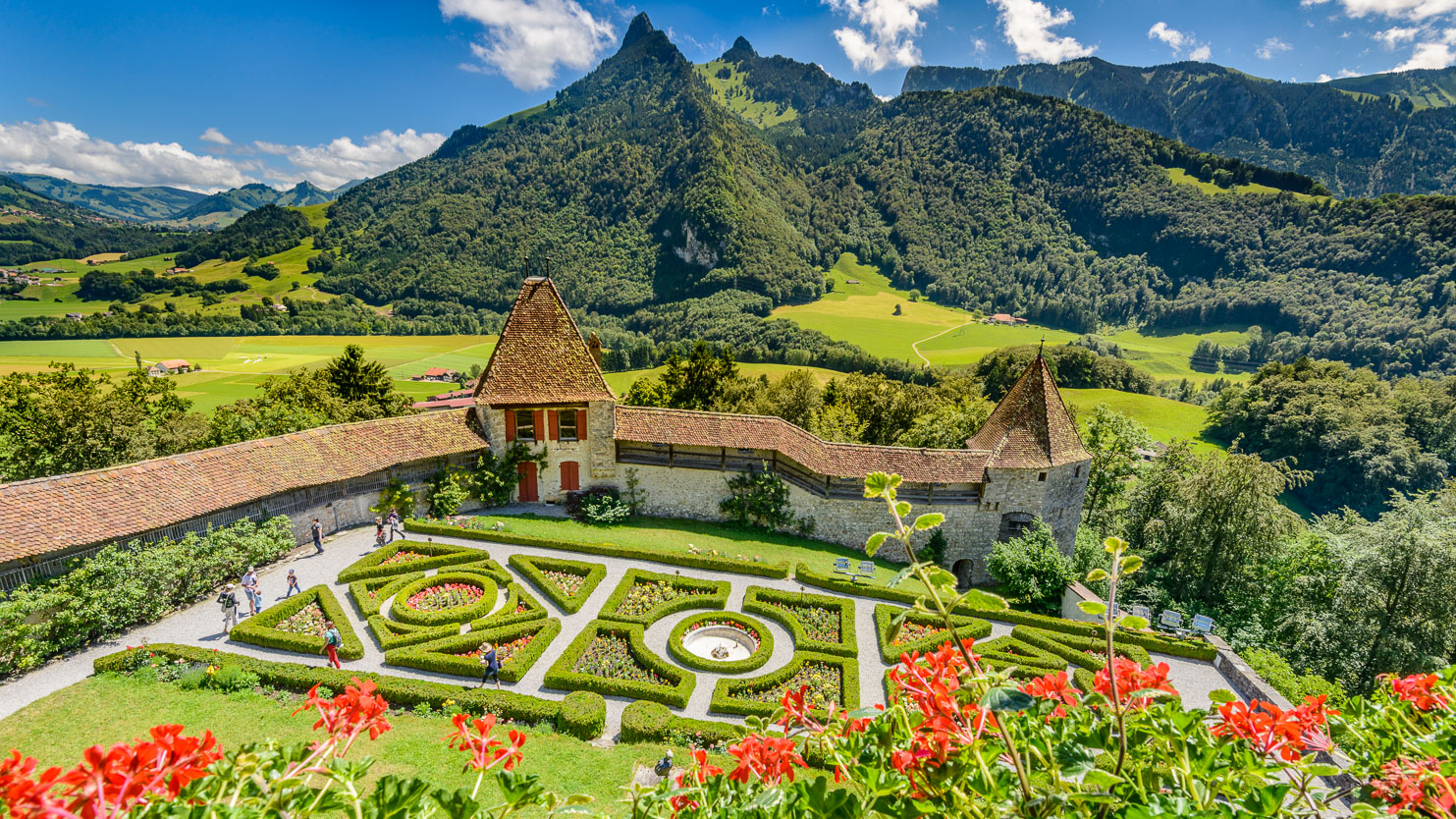 _D8C5777-The-french-garden-of-Chateau-Gruyeres.jpg