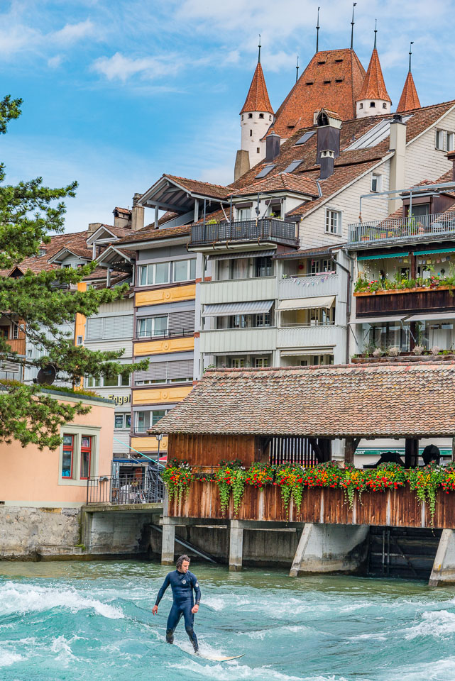 _D8C6130-Riversurfing-in-Thun.jpg