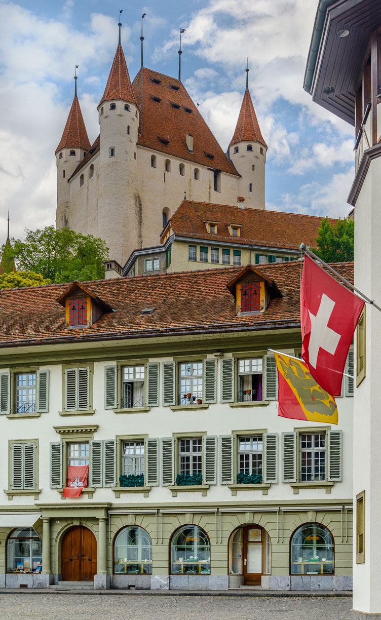 Thun castle from the main square _D8C6218-Thun-castle-from-the-main-square.jpg