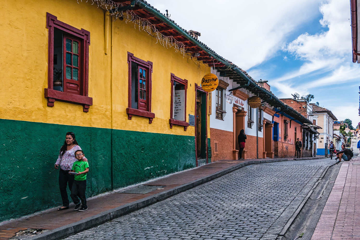 CO150199-2E-The-streets-of-Bogota.jpg