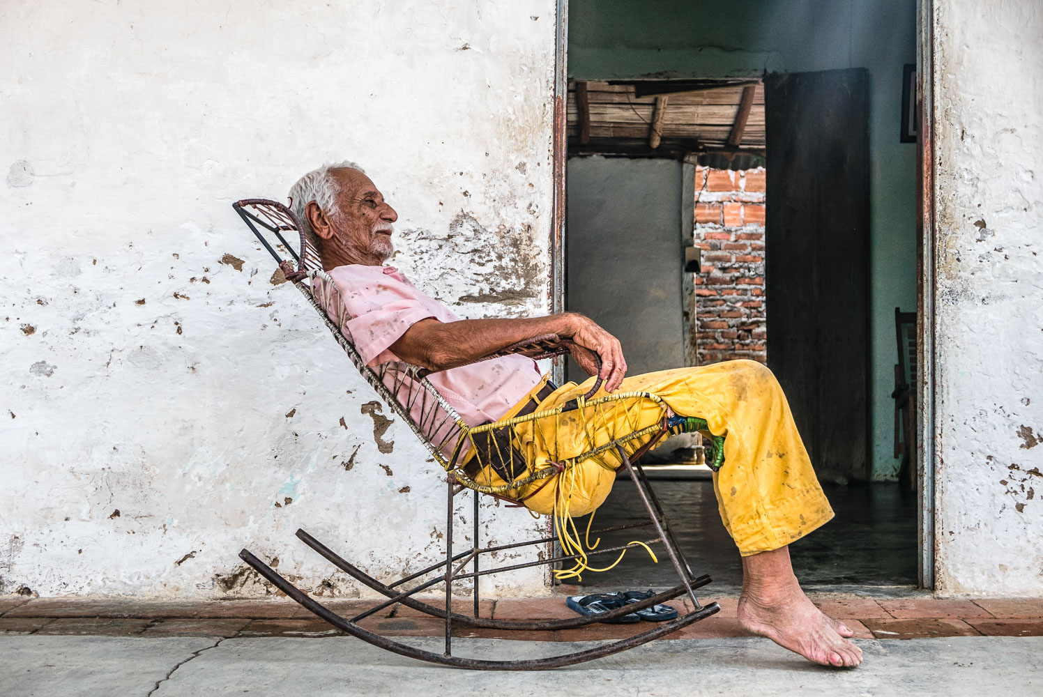 CO150394E-Villavieja-relaxing-elder.jpg