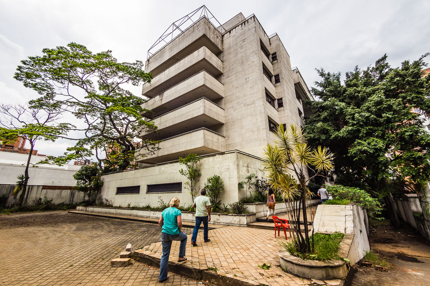 CO151192E-Medellin---the-Monaco-building-once-home-of-Pablo-Esobar.jpg