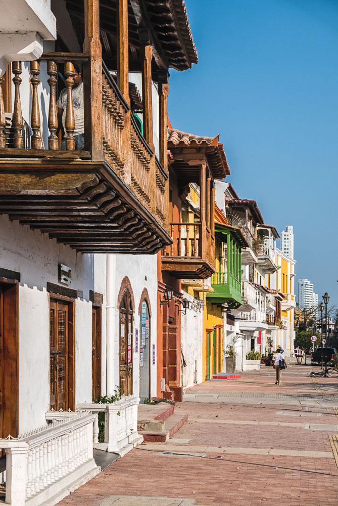 CO151448E-Cartagena-houses-and-balconies.jpg