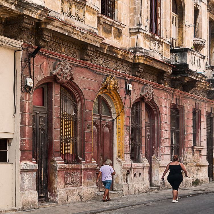 CU120025-Edit-Centro-Havana-street-scene.jpg