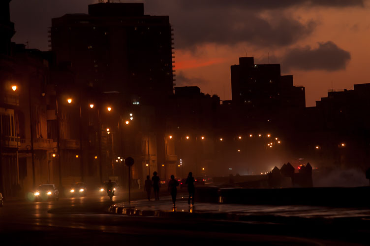 CU120059-The-Malecon-at-dusk.jpg