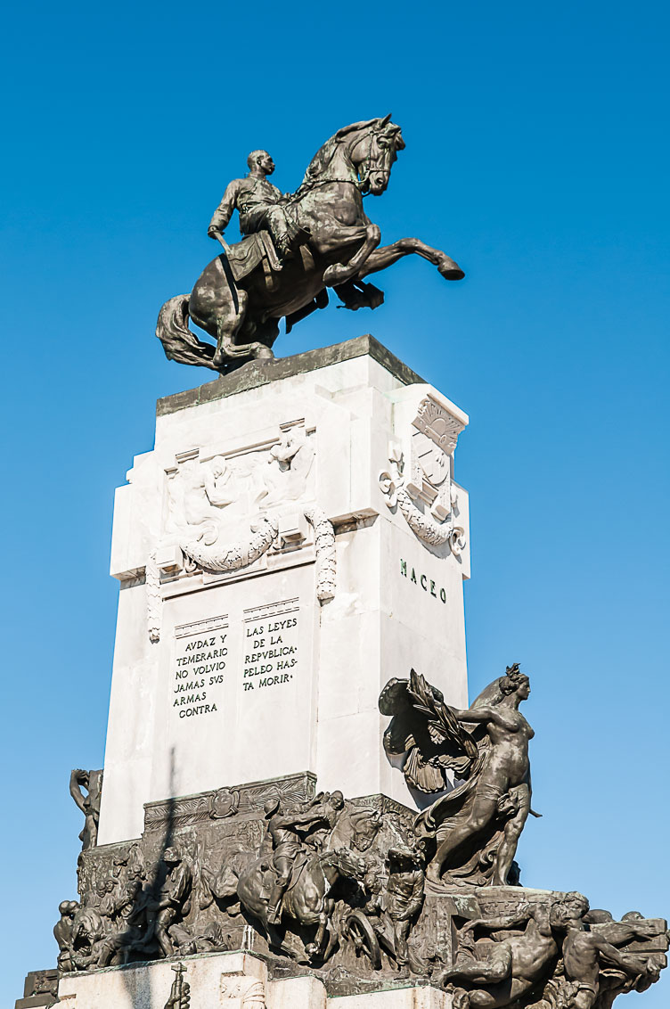 Monument forf general Maceo along the Malecon CU120212-Edit-Monument-forf-general-Maceo-along-the-Malecon.jpg