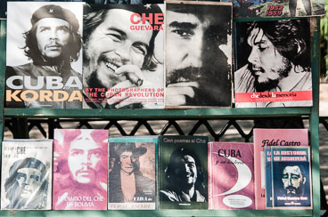 CU120258-Bookstand-at-plaza-des-Armas_v1.jpg CU120258-Bookstand-at-plaza-des-Armas_v1.jpg