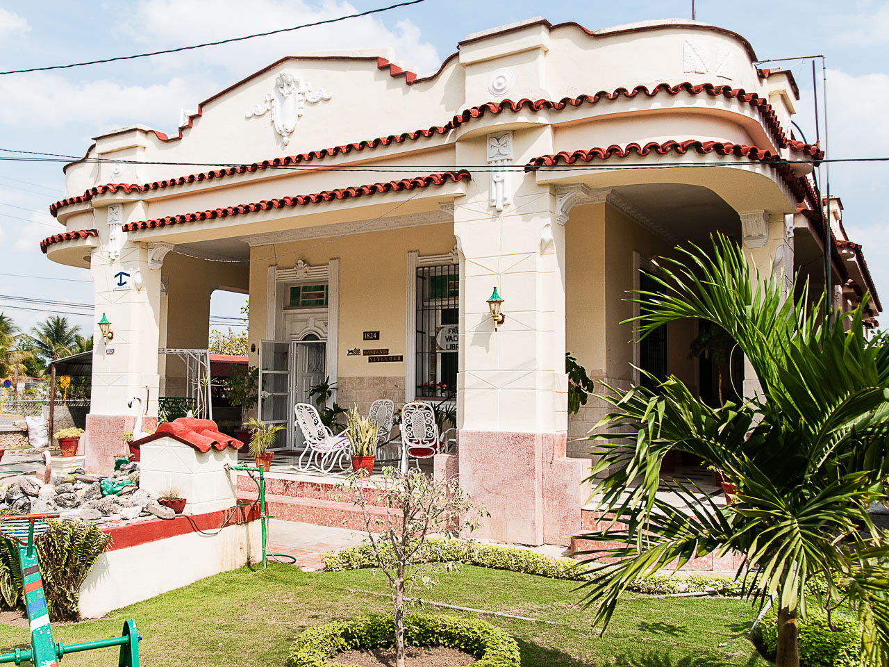 CU120492-Edit-Punta-Gorda-in-Cienfuegos_.jpg