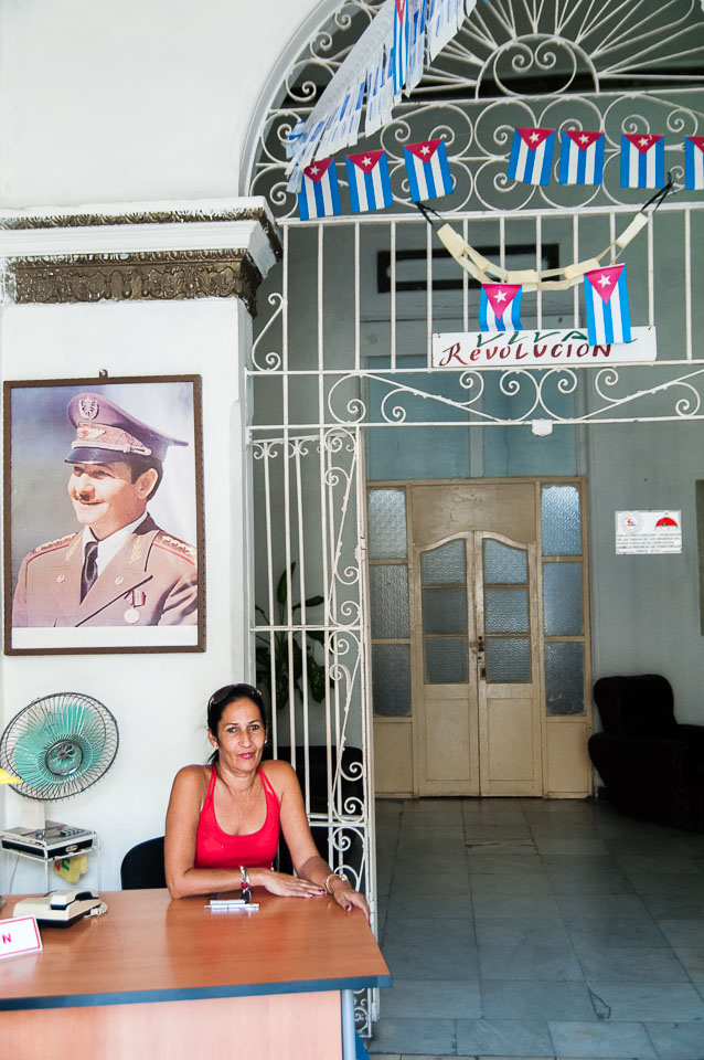 CU120564-Edit-The-communist-party-office-at-Cienfuegos.jpg