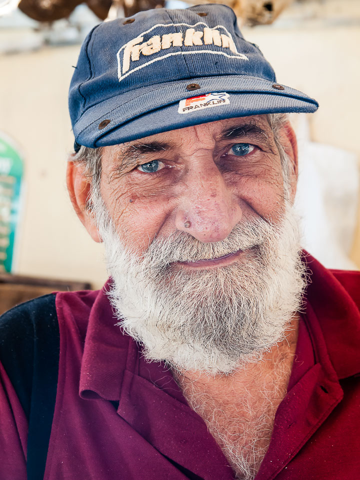 CU120800-Edit-Holguin-meat-vendor.jpg