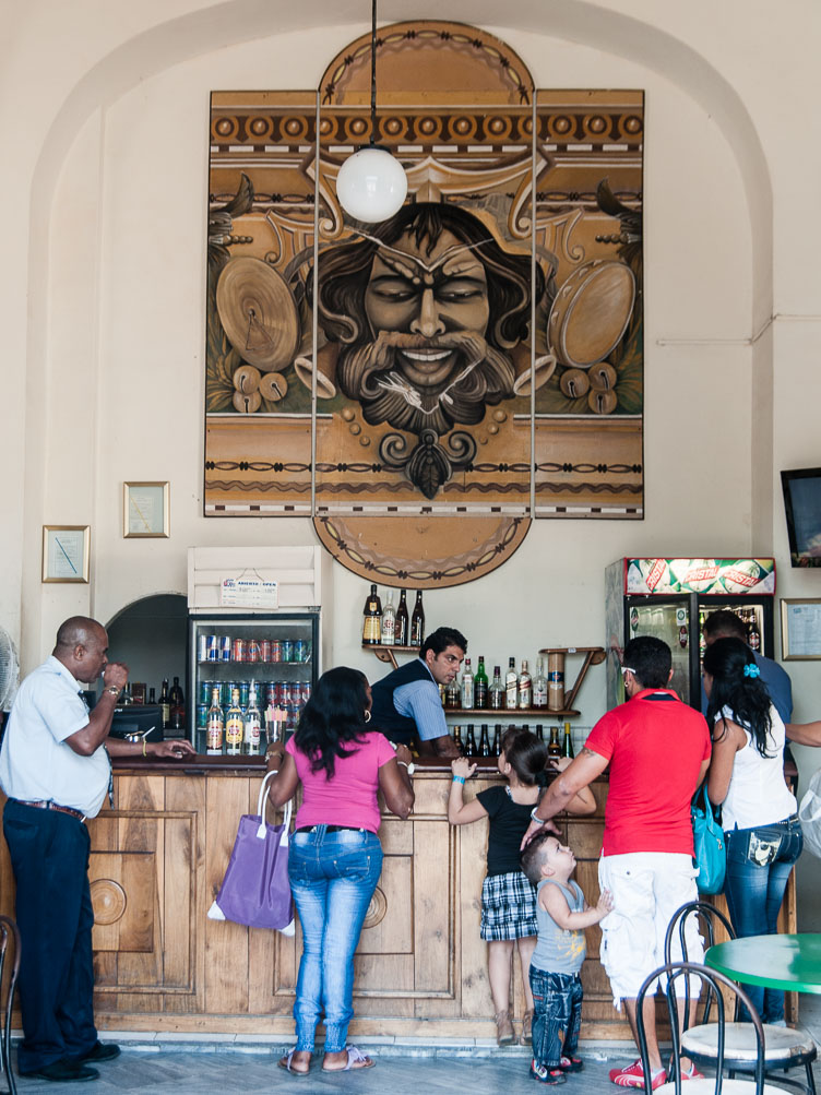 CU120415-Cienfuegos-Teatro-Tomas-Terry-lobby.-t-Cienfuegos.jpg