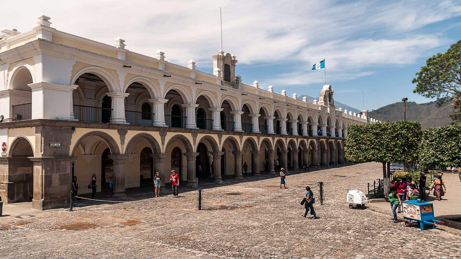 AN120044-Edit-Palace-of-the-Captains-General-in-Central-Plaza.jpg