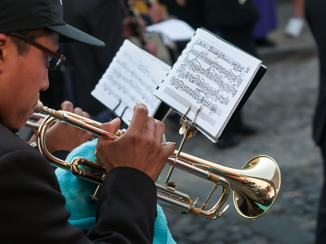 AN120237-Edit-Playing-the-trumpet.jpg