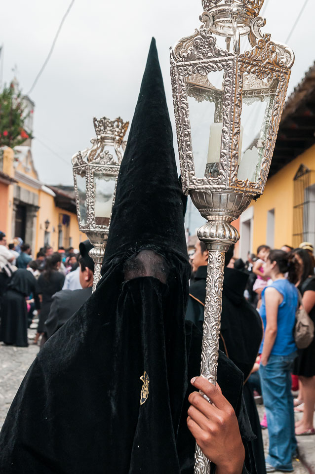 AN120570-Edit-Procession-La-Cathedral-Senor-Sepultado.jpg